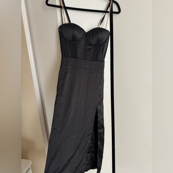 MESHKI Talisa Chain Strap Side Split Corset Midi Dress - Picture 4 of 8